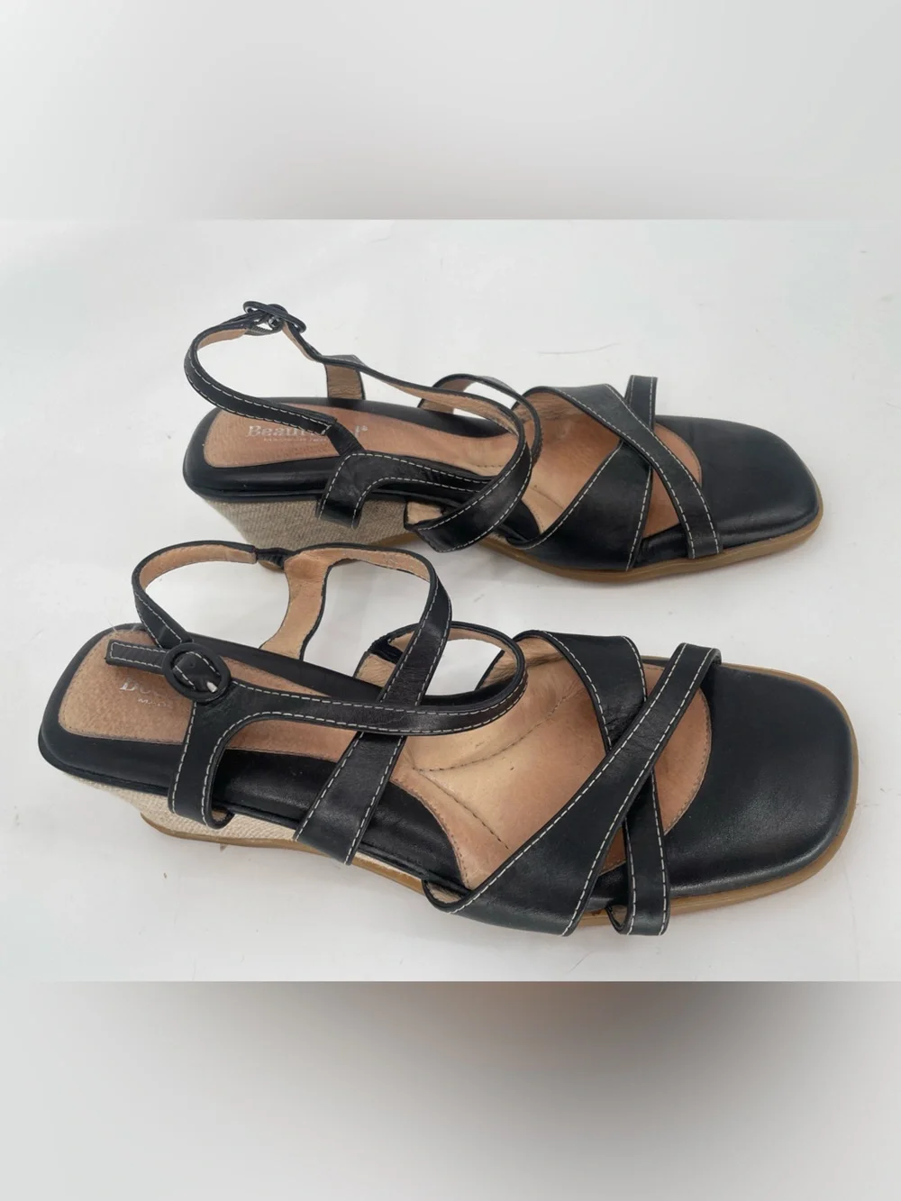 BeautiFeel Criss Cross Strap Cushioned Low Wedge Sandals Contrast Stitching